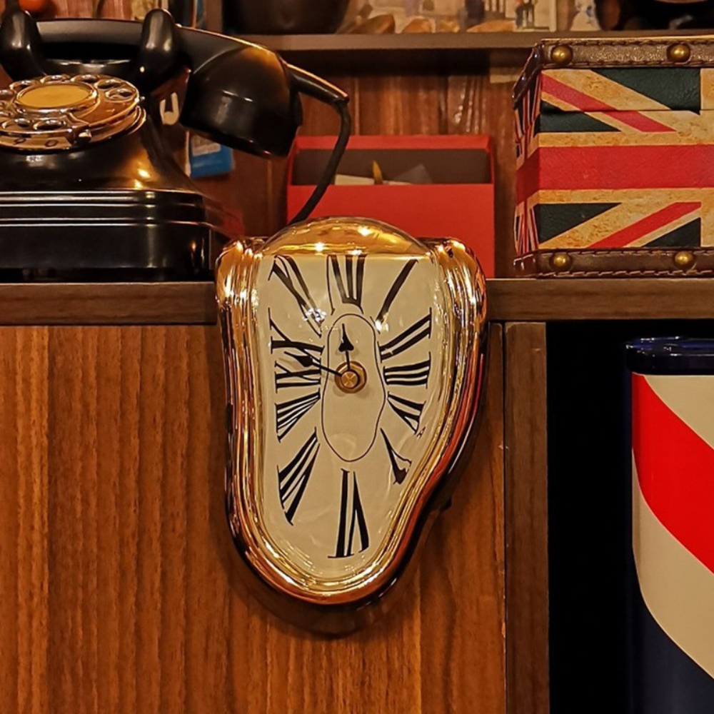 Nostalgic™ | Melted Vintage Clock